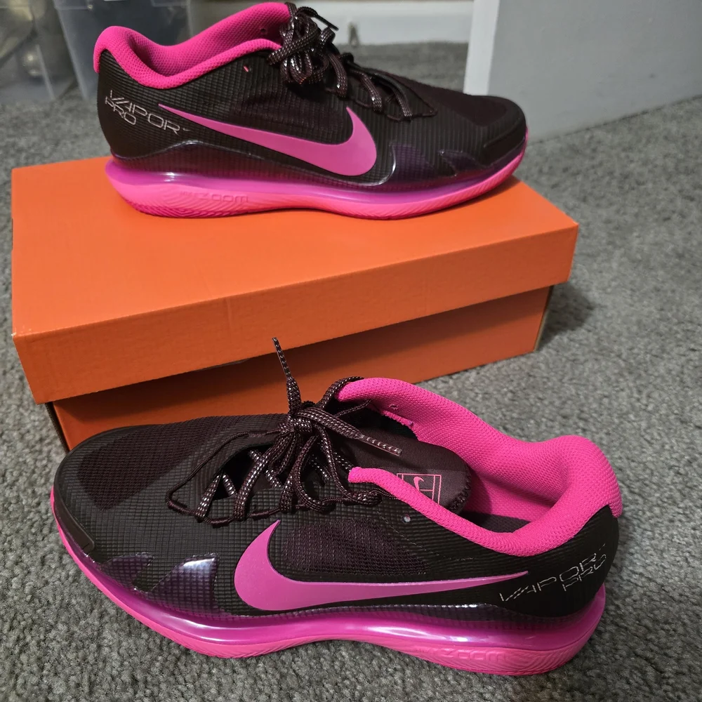 Nike Court Zoom Vapor Pro Premium: Burgundy Crush/ Pinksicle - Picture 4 of 8